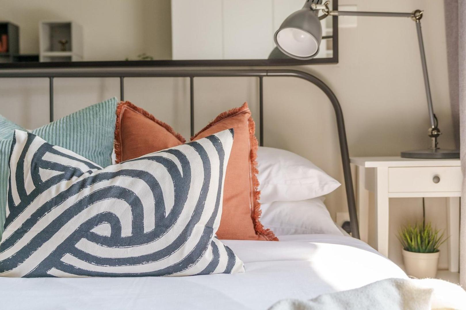 Guestready Homes - Industrial Chic Apartment